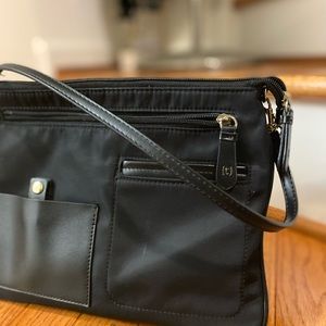 Título New York Shoulder bag Black